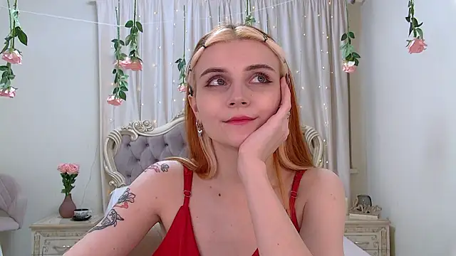 Snapshot of KellyStone chatting on March 18, 8:16 pm KellyStone online show from March 18, 8:16 pm