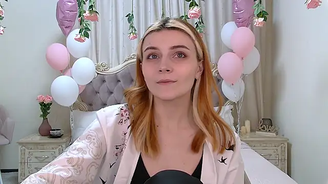 Snapshot of KellyStone chatting on March 11, 8:09 pm KellyStone online show from March 11, 8:09 pm