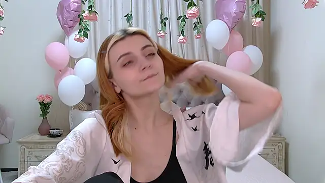 Snapshot of KellyStone chatting on March 12, 2:20 am KellyStone online show from March 12, 2:20 am