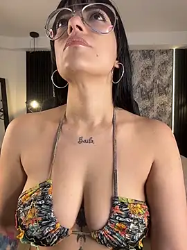 Snapshot of aura-baker chatting on March 2, 12:45 pm aura-baker online show from March 2, 12:45 pm