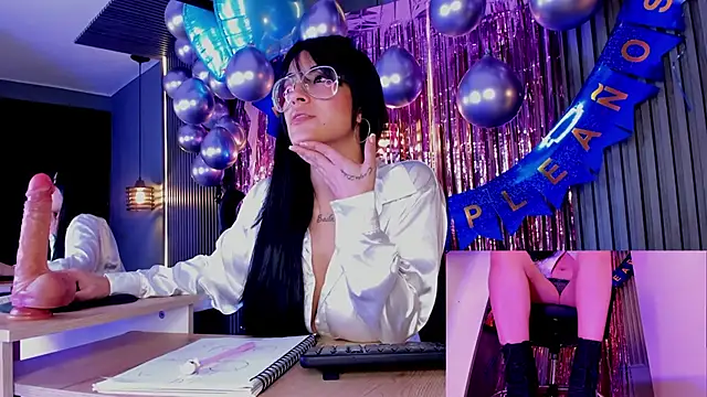 aura-baker online show from March 8, 12:30 pm