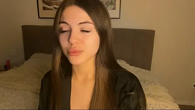 aryamirelle online show from October 31, 11:44 pm