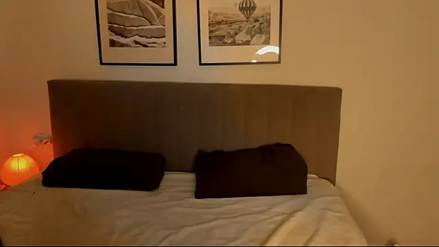 aryamirelle online show from December 1, 10:21 pm