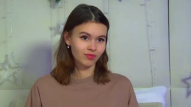 Snapshot of PollyLanders chatting on December 14, 6:24 pm PollyLanders online show from December 14, 6:24 pm