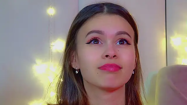 Snapshot of PollyLanders chatting on November 30, 6:30 pm PollyLanders online show from November 30, 6:30 pm