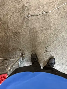 jrizz215 online show from March 1, 10:32 pm