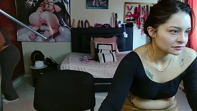 Snapshot of Marilynselxoveanalhard chatting on May 23, 1:32 pm Marilynselxoveanalhard online show from May 23, 1:32 pm
