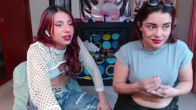 Snapshot of Marilynselxoveanalhard chatting on April 30, 8:57 pm Marilynselxoveanalhard online show from April 30, 8:57 pm
