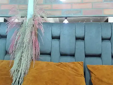 JESSYCORTES online show from April 1, 4:47 am