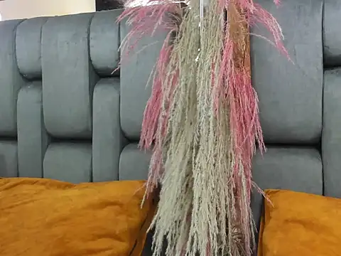 JESSYCORTES online show from March 31, 4:03 am