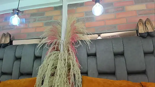 JESSYCORTES online show from March 11, 2:27 am