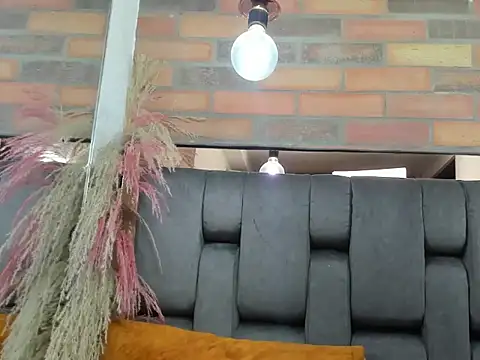 JESSYCORTES online show from March 28, 4:24 am