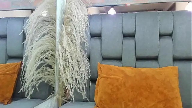 JESSYCORTES online show from May 4, 10:34 pm