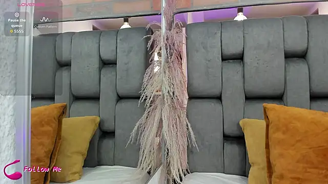 JESSYCORTES online show from November 1, 3:28 pm