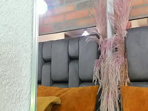 JESSYCORTES online show from January 10, 5:08 pm