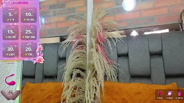 JESSYCORTES online show from March 12, 2:39 am