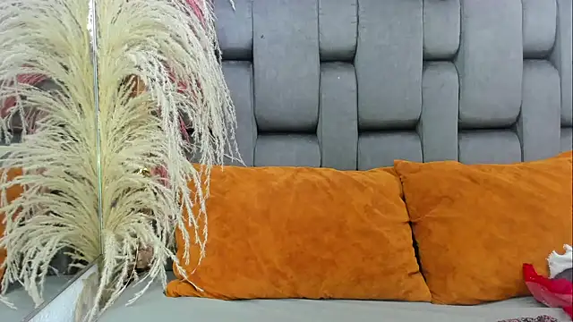 JESSYCORTES online show from March 15, 3:46 am