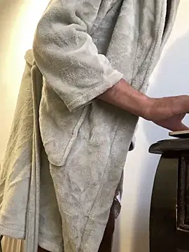 Snapshot of Lucascacaca chatting on February 18, 9:32 am Lucascacaca online show from February 18, 9:32 am