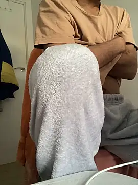 Lucascacaca online show from February 25, 3:45 pm