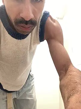 Snapshot of Lucascacaca chatting on December 16, 2:27 pm Lucascacaca online show from December 16, 2:27 pm