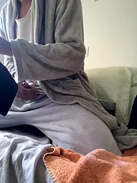 Snapshot of Lucascacaca chatting on December 2, 1:24 pm Lucascacaca online show from December 2, 1:24 pm