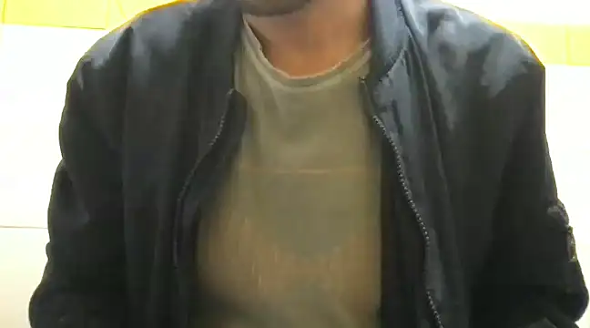 Snapshot of Lucascacaca chatting on December 22, 3:55 pm Lucascacaca online show from December 22, 3:55 pm