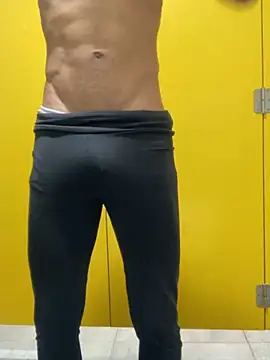 Snapshot of Lucascacaca chatting on December 23, 8:55 am Lucascacaca online show from December 23, 8:55 am