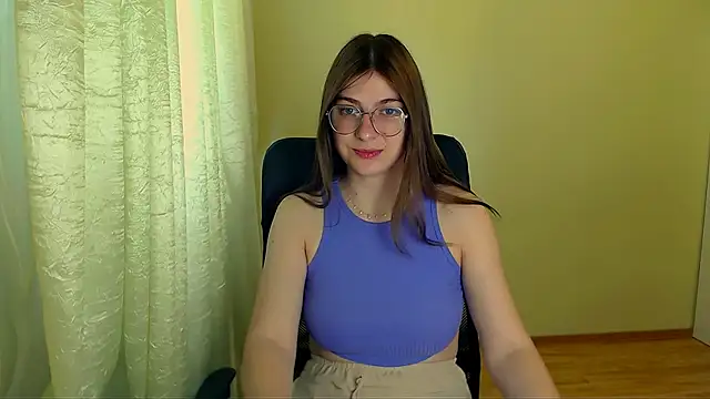 Luna Lush  online show from June 25, 8:19 am