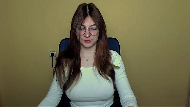 Snapshot of Luna_Lush_ chatting on May 2, 8:30 am Luna Lush online show from May 2, 8:30 am