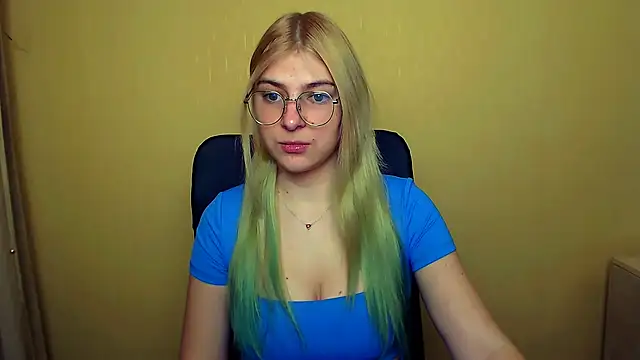 Luna Lush  online show from January 25, 8:21 am