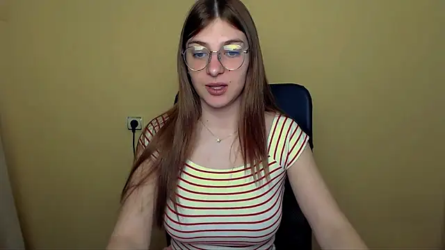 Luna Lush  online show from April 17, 9:23 am