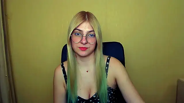 Luna Lush  online show from January 24, 11:48 am