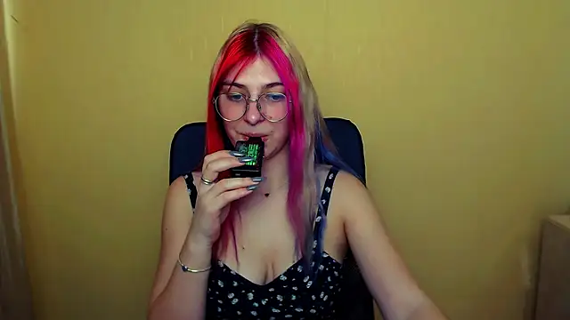 Luna Lush  online show from February 26, 12:16 pm