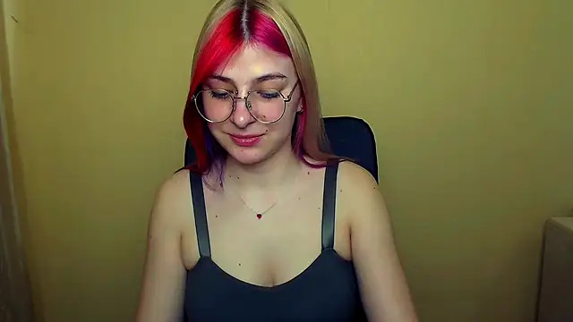 Luna Lush  online show from February 28, 11:03 am