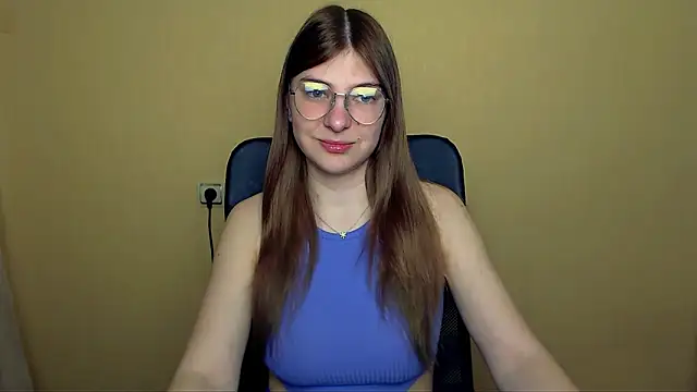 Luna Lush  online show from April 10, 8:54 am