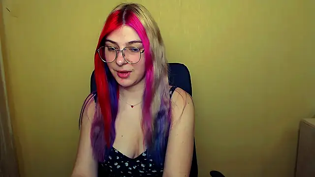 Luna Lush  online show from February 26, 9:12 am