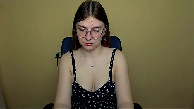 Snapshot of Luna_Lush_ chatting on May 21, 8:34 am Luna Lush online show from May 21, 8:34 am