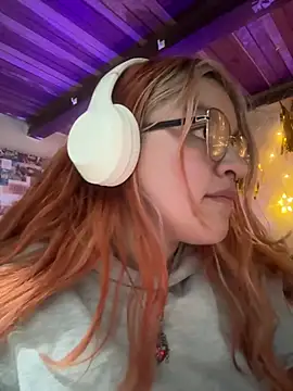 SophiaWeestt99 online show from May 9, 4:16 am