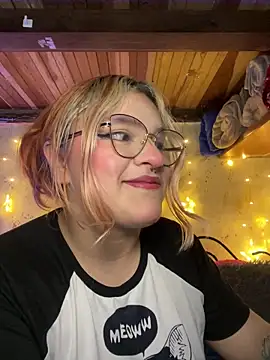 SophiaWeestt99 online show from January 18, 5:22 am