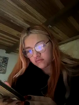 SophiaWeestt99 online show from October 15, 3:27 am