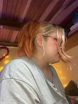 SophiaWeestt99 online show from February 26, 3:06 am