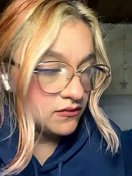 SophiaWeestt99 online show from January 13, 3:10 am