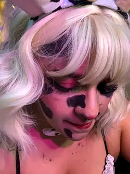 SophiaWeestt99 online show from October 31, 2:41 am