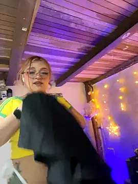 SophiaWeestt99 online show from November 12, 2:04 am