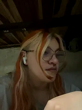 SophiaWeestt99 online show from September 13, 11:27 pm