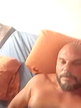 Snapshot of Javierchico chatting on June 24, 3:43 pm Javierchico online show from June 24, 3:43 pm