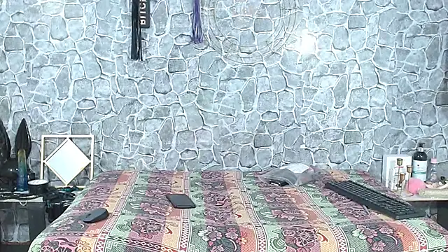 Aynle-toms online show from February 19, 8:17 pm