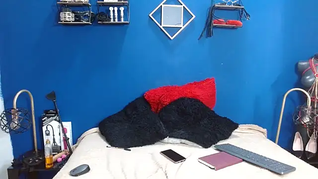 Snapshot of Aynle-toms chatting on March 9, 2:39 am Aynle-toms online show from March 9, 2:39 am