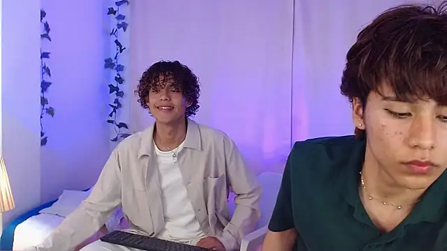 Tommyfoxboy online show from March 18, 9:21 pm