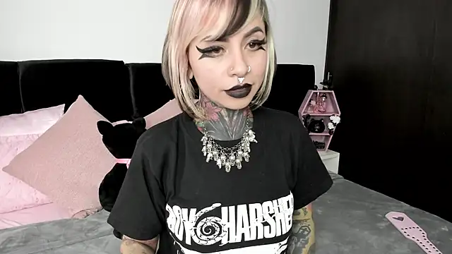 NikkiRamone online show from January 11, 6:23 pm
